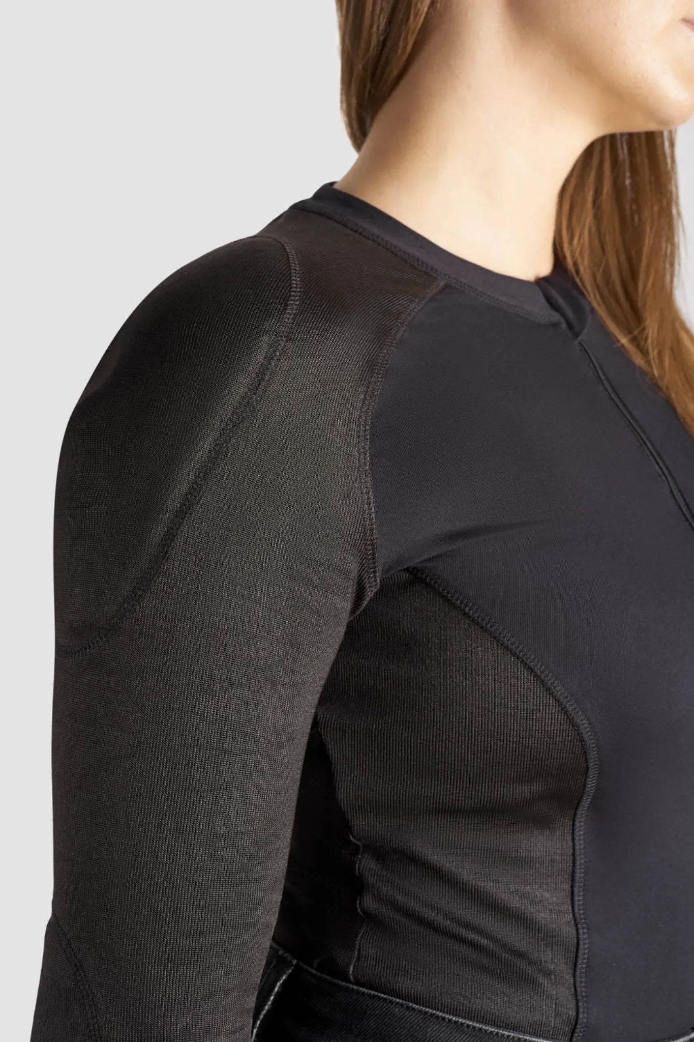 SHELL WW BLACK 02 – Lady Armored Motorcycle Baselayer / Body