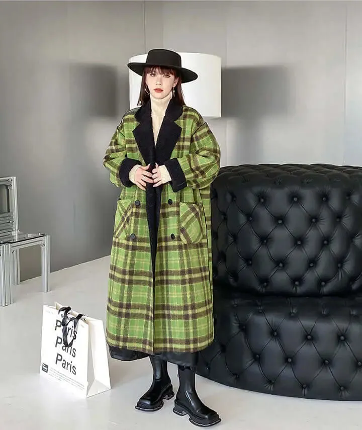 Stylish Plaid Women's Wool Coat for Winter Months